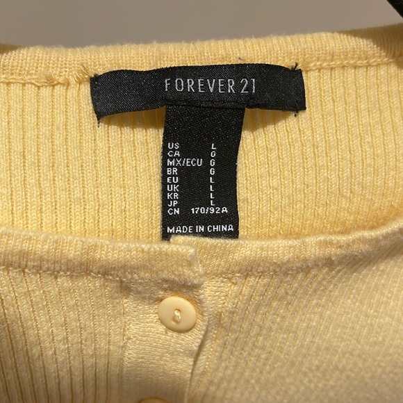 Forever 21 yellow button up crop top - Picture 3 of 3